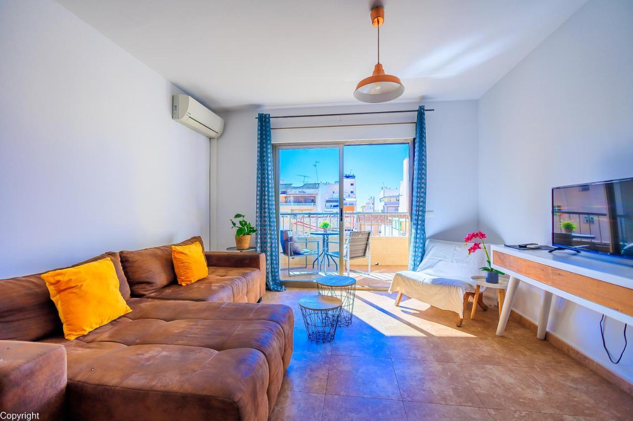 Apartamentos Madrid 또레비에하 외부 사진