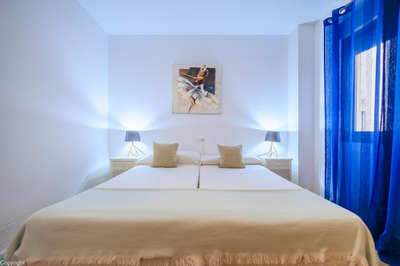 Apartamentos Madrid 또레비에하 외부 사진