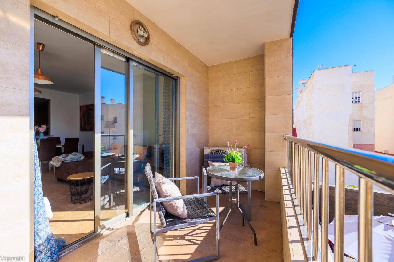 Apartamentos Madrid 또레비에하 외부 사진