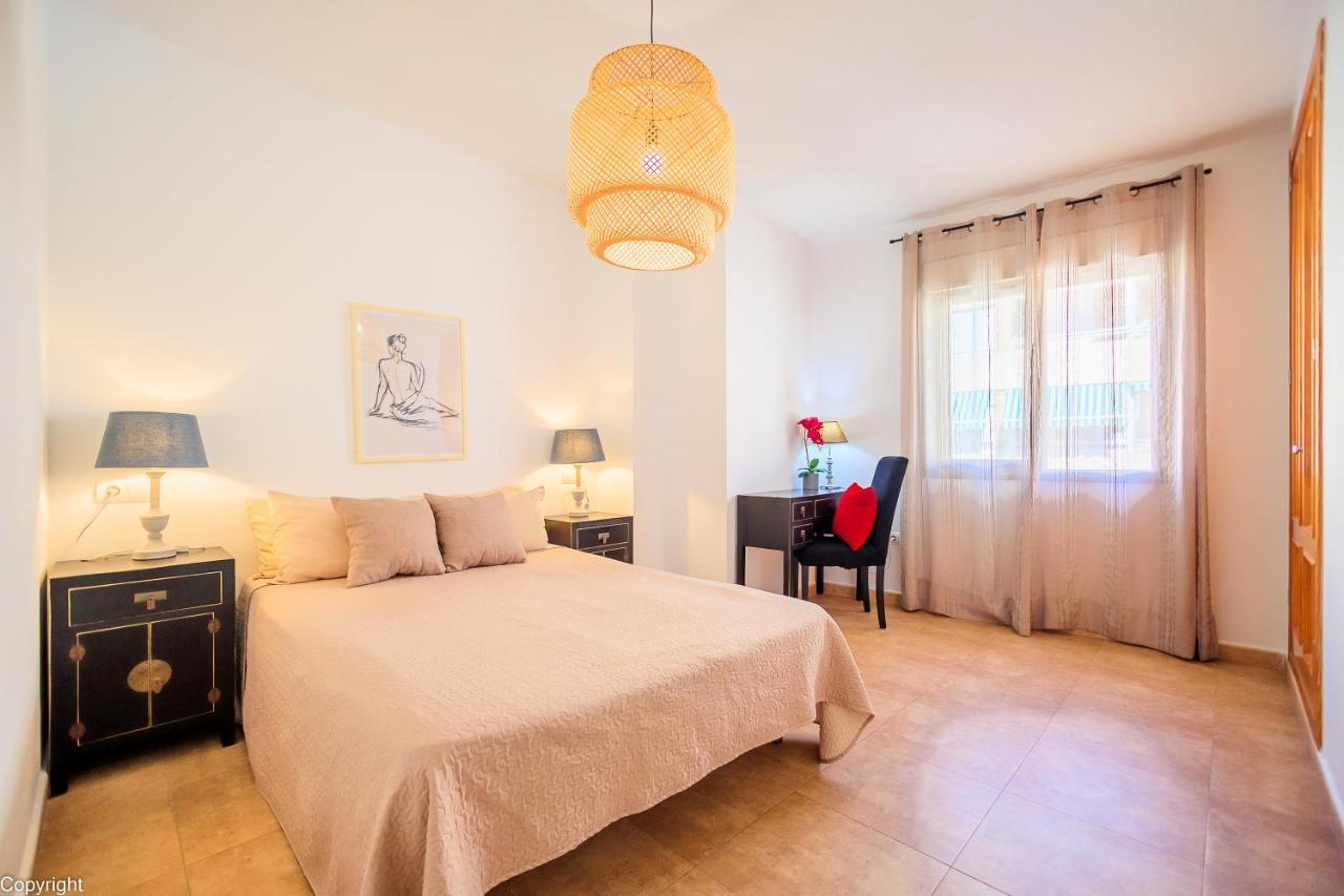 Apartamentos Madrid 또레비에하 외부 사진