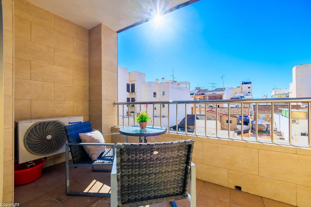 Apartamentos Madrid 또레비에하 외부 사진