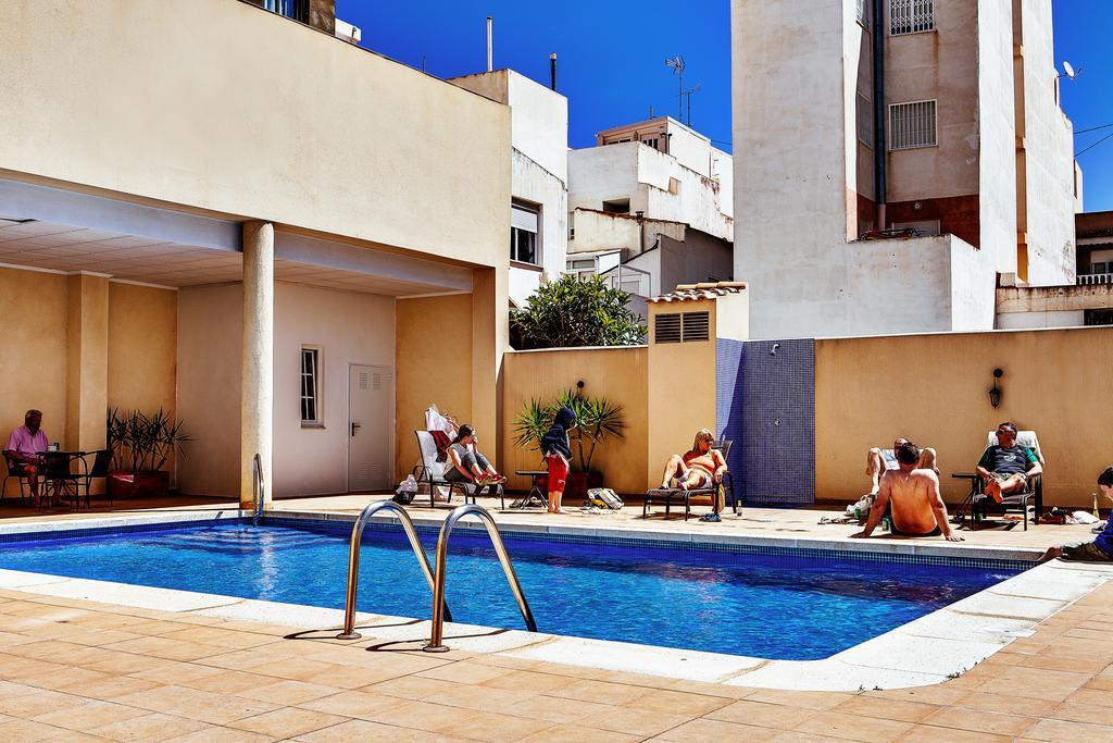 Apartamentos Madrid 또레비에하 외부 사진